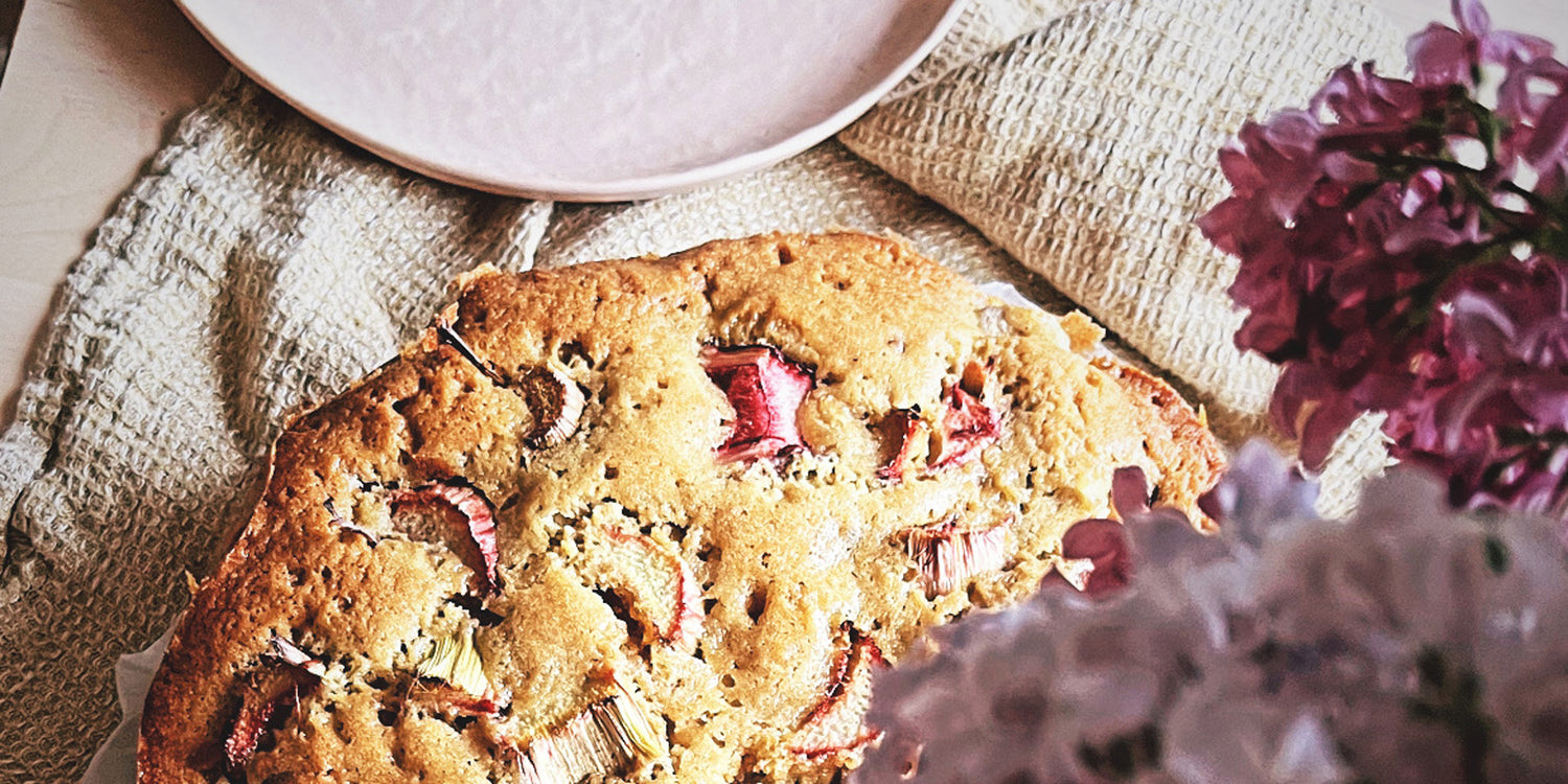 Sundays with Rhubarb Sponge Cake