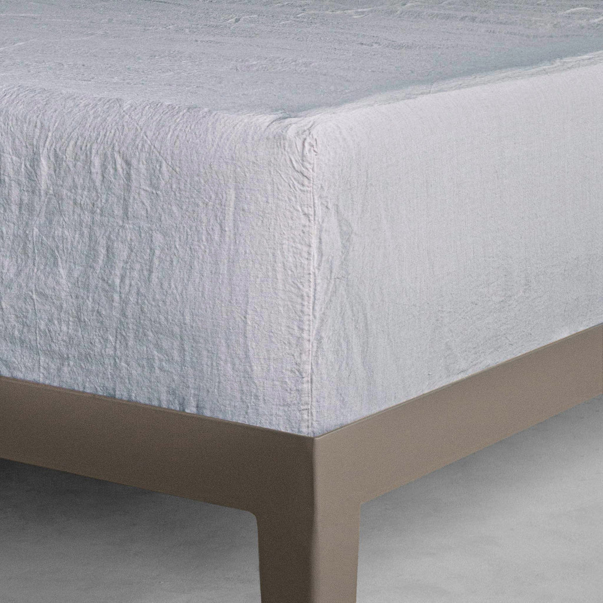 Basix Linen Fitted Sheet - Fog - Cal King