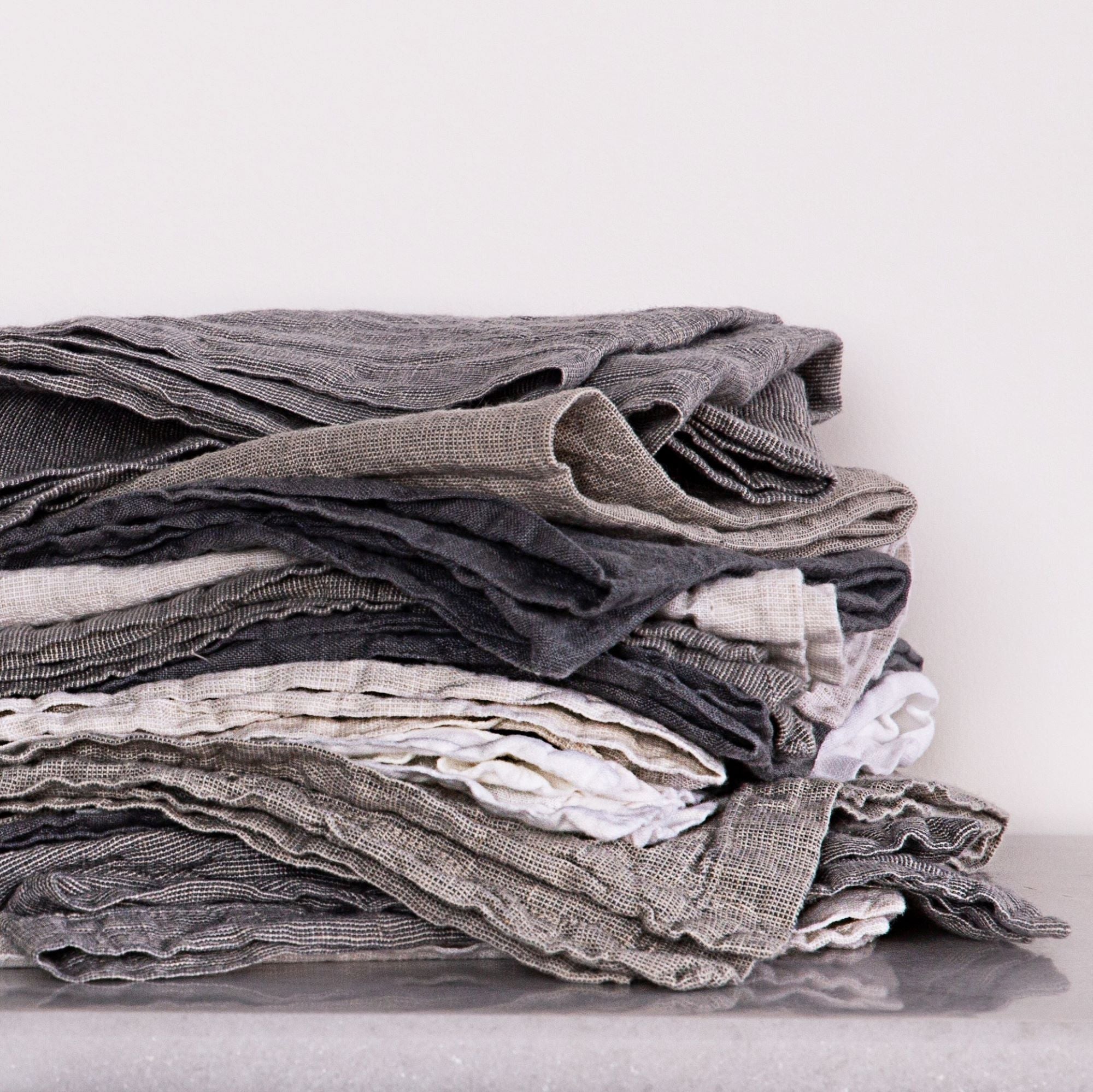 Linen Napkins & Serviettes | Charcoal Grey  | Hale Mercantile Co.