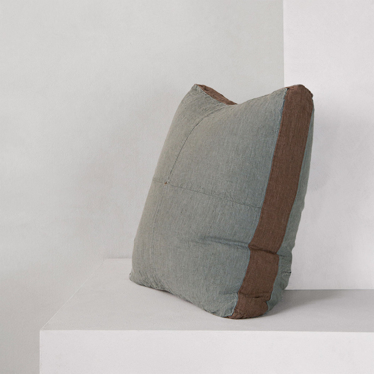 Basix Linen Panel Pillow - Mare/Bere