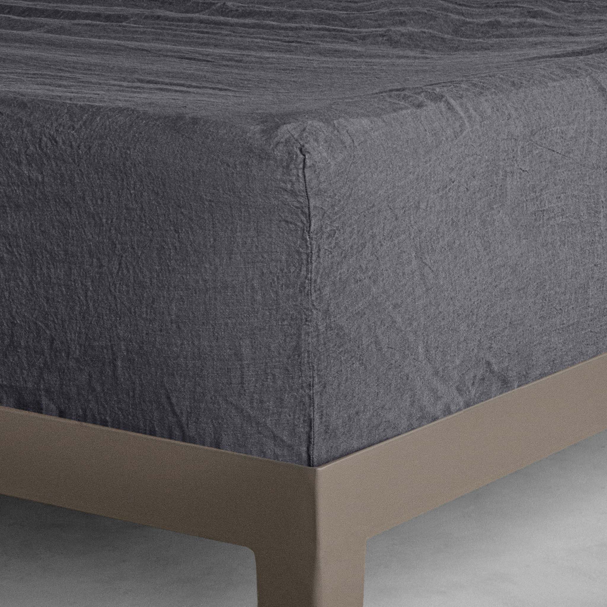 Linen Fitted Sheet | Charcoal Grey | Hale Mercantile Co.