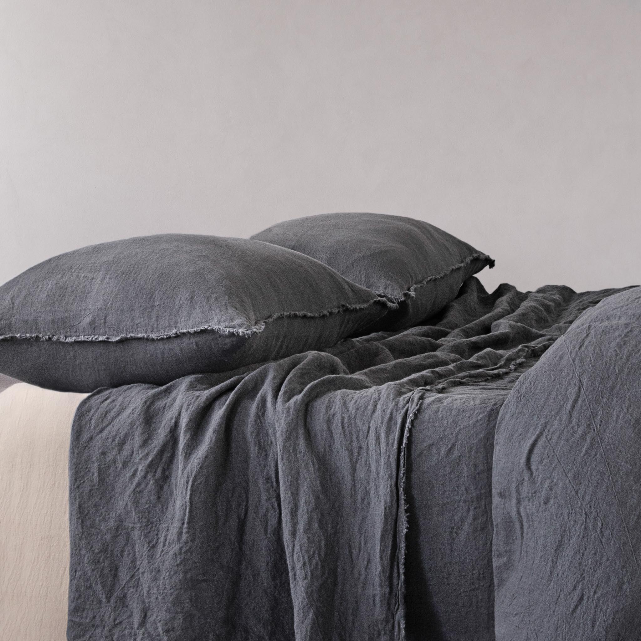 Flocca Linen Pillowcase | Charcoal Grey | Hale Mercantile Co.